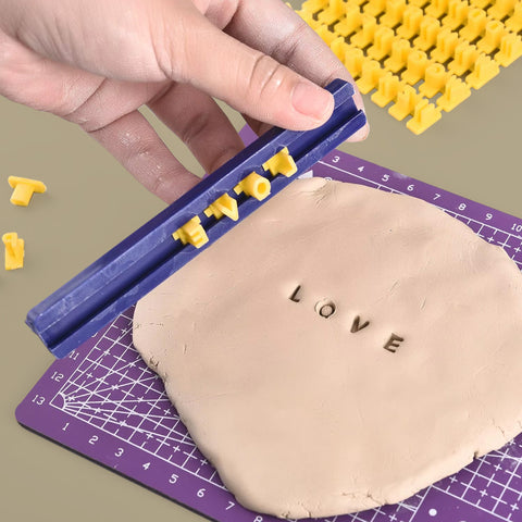 Stempel go gliny alfabet